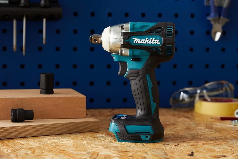 Makita Boulonneuse à chocs 18V LXT 1/2 330 Nm (Machine seule) DTW300Z