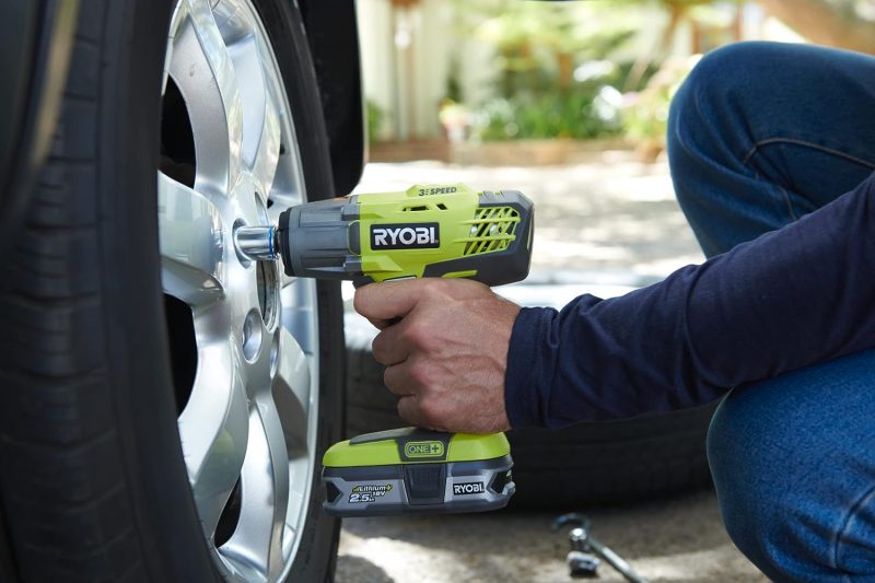 Ryobi - Boulonneuse Électrique Sans Fil 18V ONE+ 400 Nm - Clé à Chocs 3 Vitesses et 3 Couples - Fixation Carrée 1/2 et Adaptateur Hexagonal 1/4 - Inverseur de Rotation - R18IW3-0